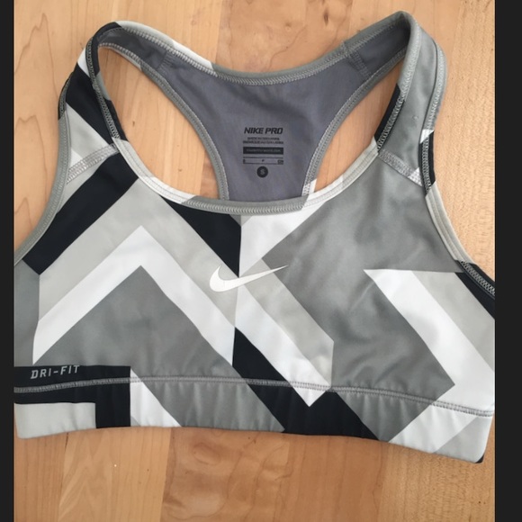 Nike Dri-fit Sports Bra - Picture 3 of 9